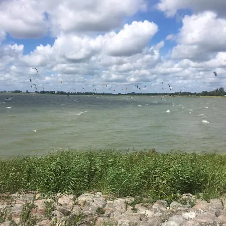 Lägenhet Lekerweg 32