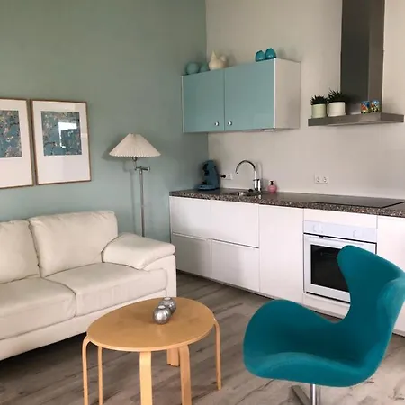 Lägenhet Lekerweg 32 *